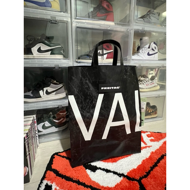 FREITAG MIAMI ผ้าใบดำ