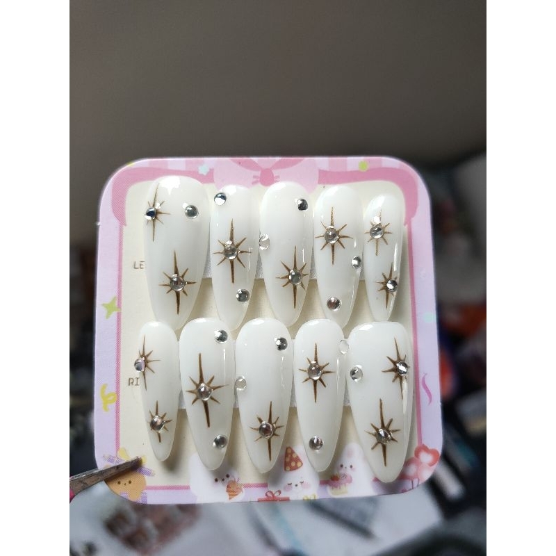 เล็บปลอม สีเจลแท้ เล็บเจล พร้อมอุปกรณ์ติด