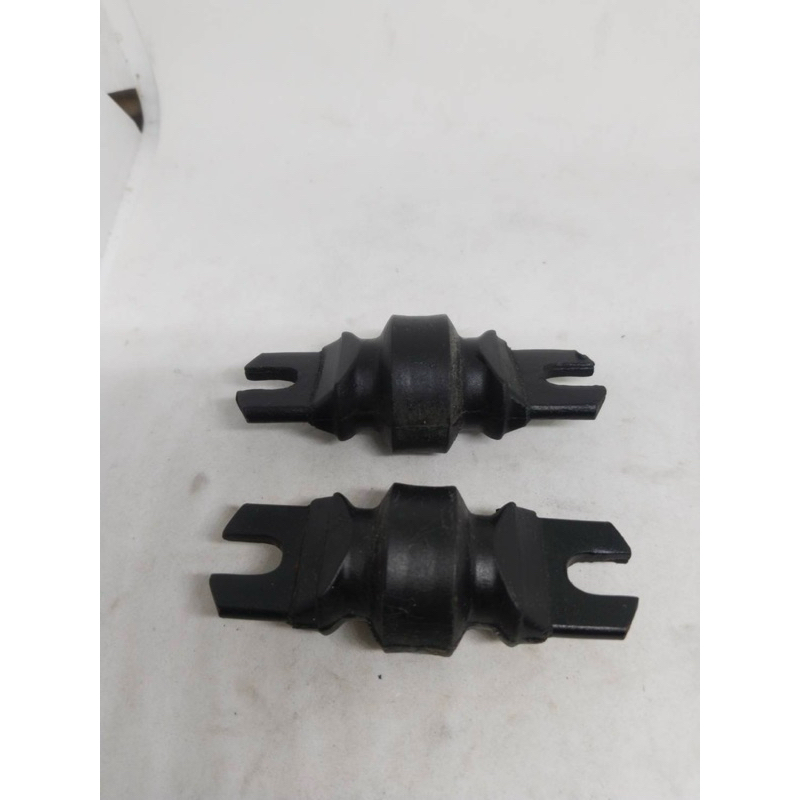บูชหูโช๊คหน้า บู๊ชหูโช๊คหน้าตัวล่าง มิตซูบิชิไทรทัน4×2 MR992435 MITSUBISHI TRITON 2WD ขนาด กลม 31 มิ