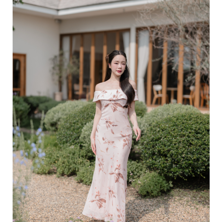 Pirunya - Long Dress 17 เดรสยาว ปาดไหล่ ติดโบว์หลัง กระโปรงหางปลา (ผ้าพิมพ์ลาย Sweet Heart)