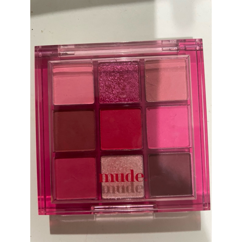 MUDE FRESH STRAWBERRY EDITION EYESHADOw