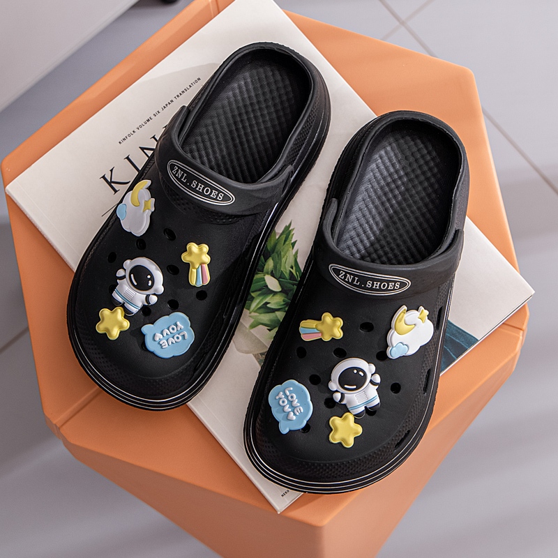 Kicks   NEW พร้อมส่งรองเท้าหัวโตพื้นสูง รองเท้าแฟชั่น รองเท้าผู้หญิง  ใส่ดีทน คุ้มมาก พร้อมตัวติดลาย