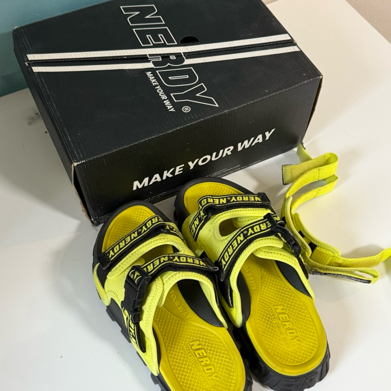 รองเท้ามือสอง NERDY Double strap breadsole sandal_lime_240