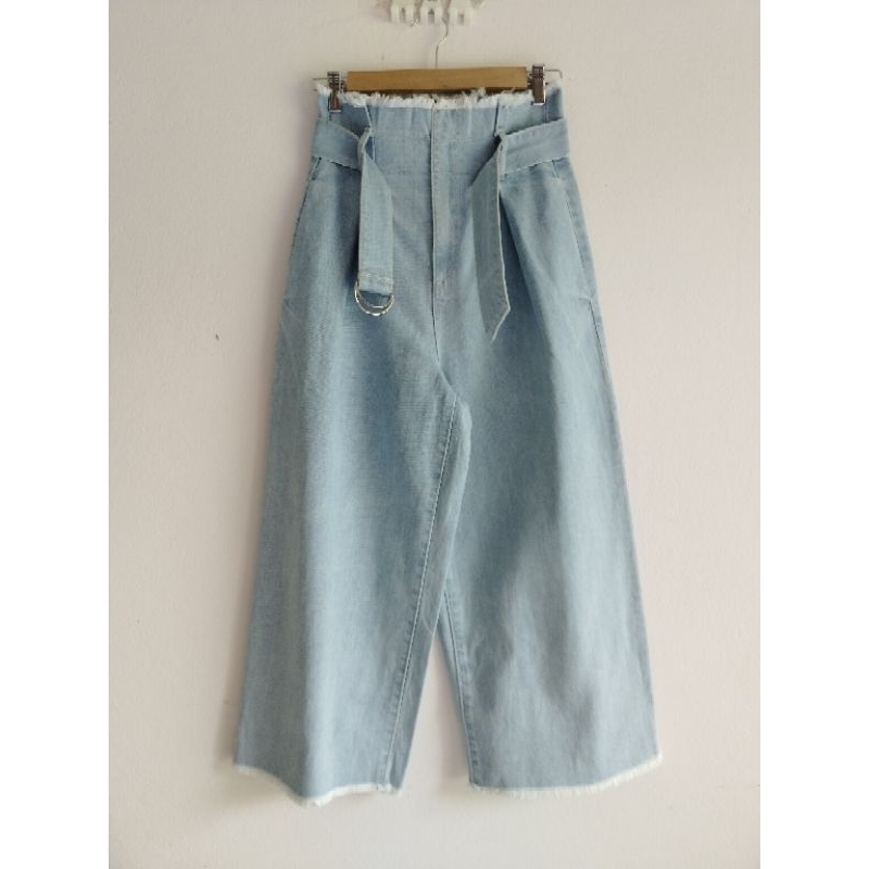 กางเกงยีนส์แบรนด์ SEMSE  PLACE  อ 26-28" ป 13"  พ 42" (A54)