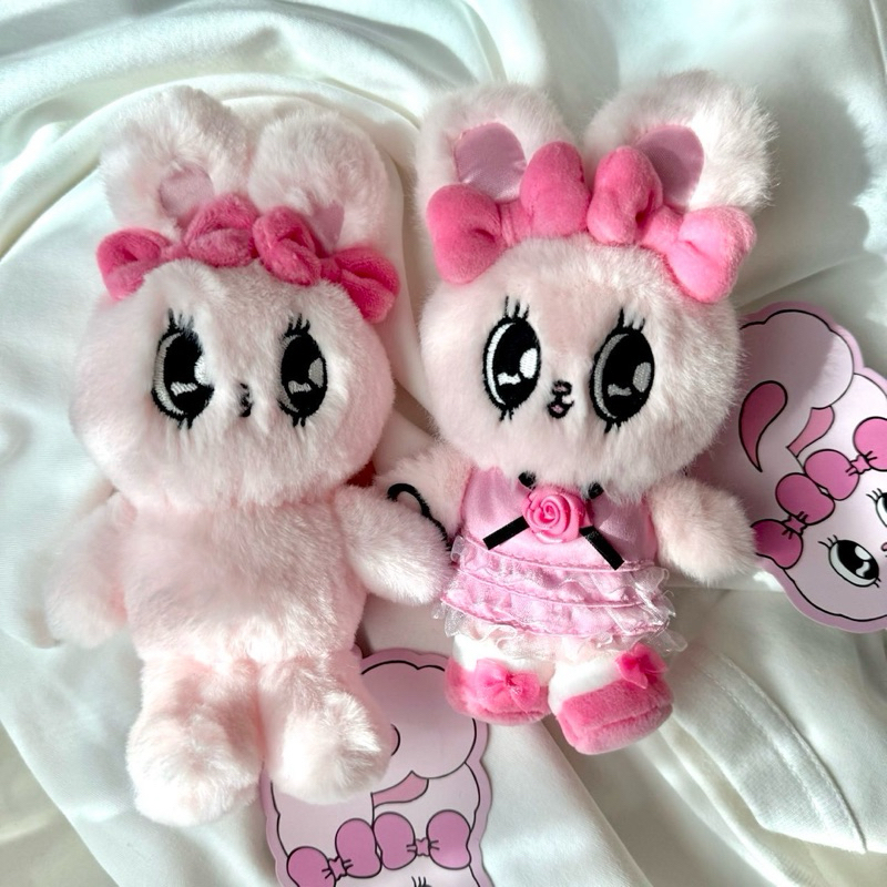 ESTHER BUNNY KEYCHAIN🐰 พร้อมส่ง