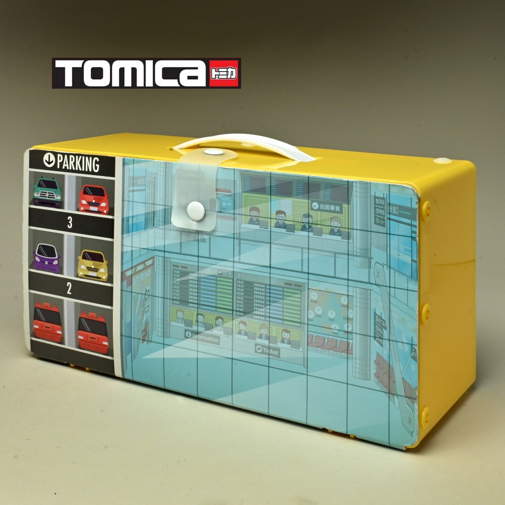 No.2463 โมเดลรถเหล็ก Tomica – Small Diecast Car Carry Case and Tomica Airport Play Set ผลิตในประเทศเ
