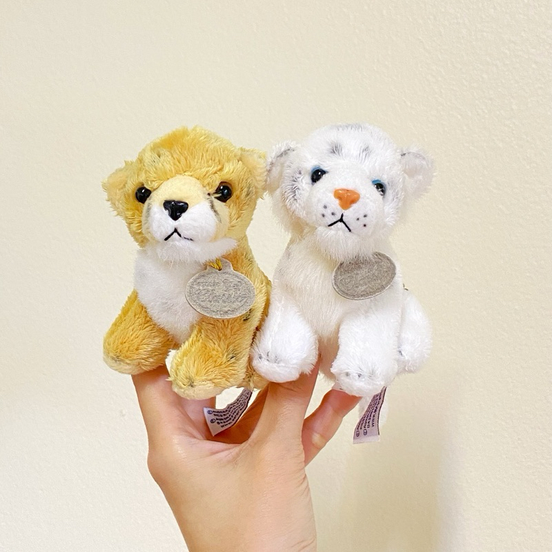 พวงเสือคู่ ป้ายงาน AURORA ก้นเม็ดถ่วงค่ะ #พวงเสือ #พวงเสือดาว #ป้ายaurora #tigerkeychain #tigerkeych
