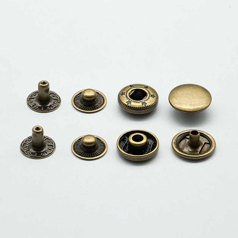 กระดุมตอก (หน้าแบน) ขนาด 1.2 cm. 20 ชุด (VT5)