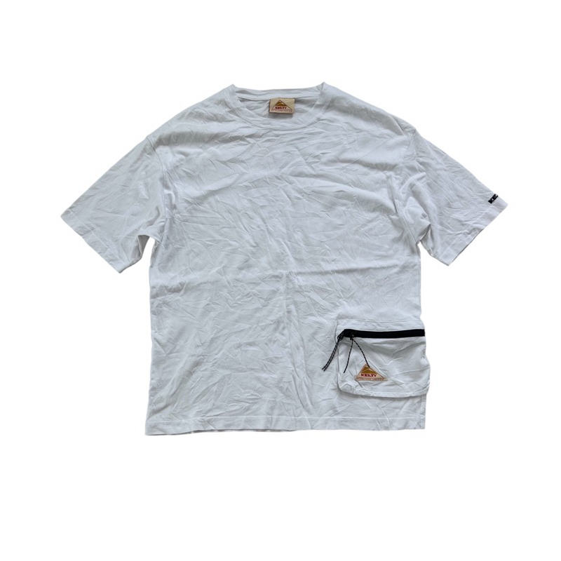 KELTY เสื้อยืดสีขาวมีกระเป๋า