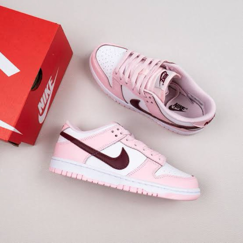 NIKE DUNK LOW (GS) แท้100% สภาพ99.99% ไซส์ EUR36.5/UK4 รองเท้าผ้าใบ ผู้หญิง สีชมพู ขาว แดง ม่วง Vale