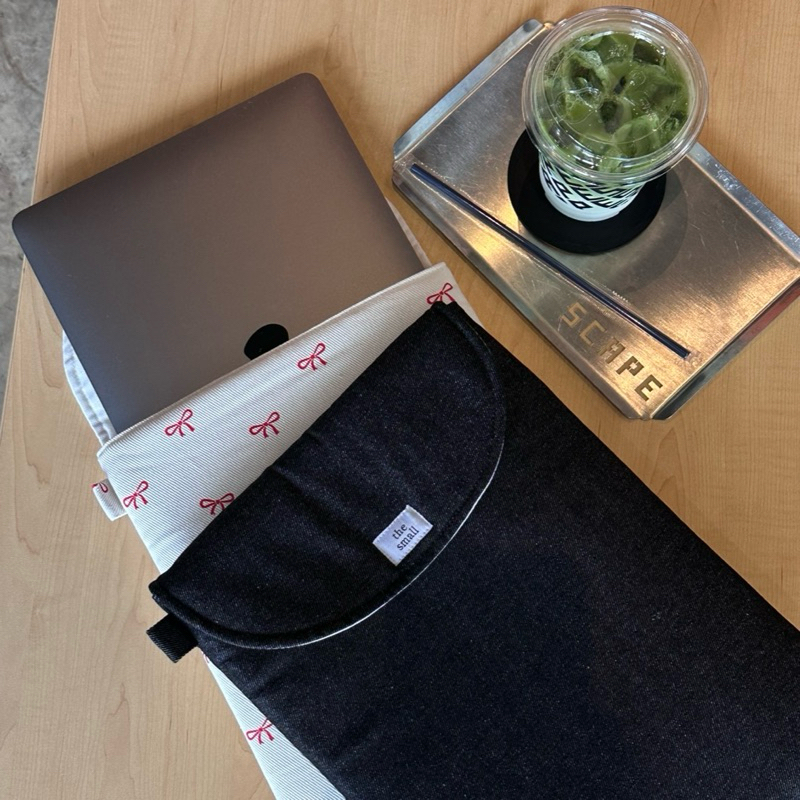 Puffy laptop sleeve | กระเป๋าไอแพด , โน๊ตบุ๊ค , macbook