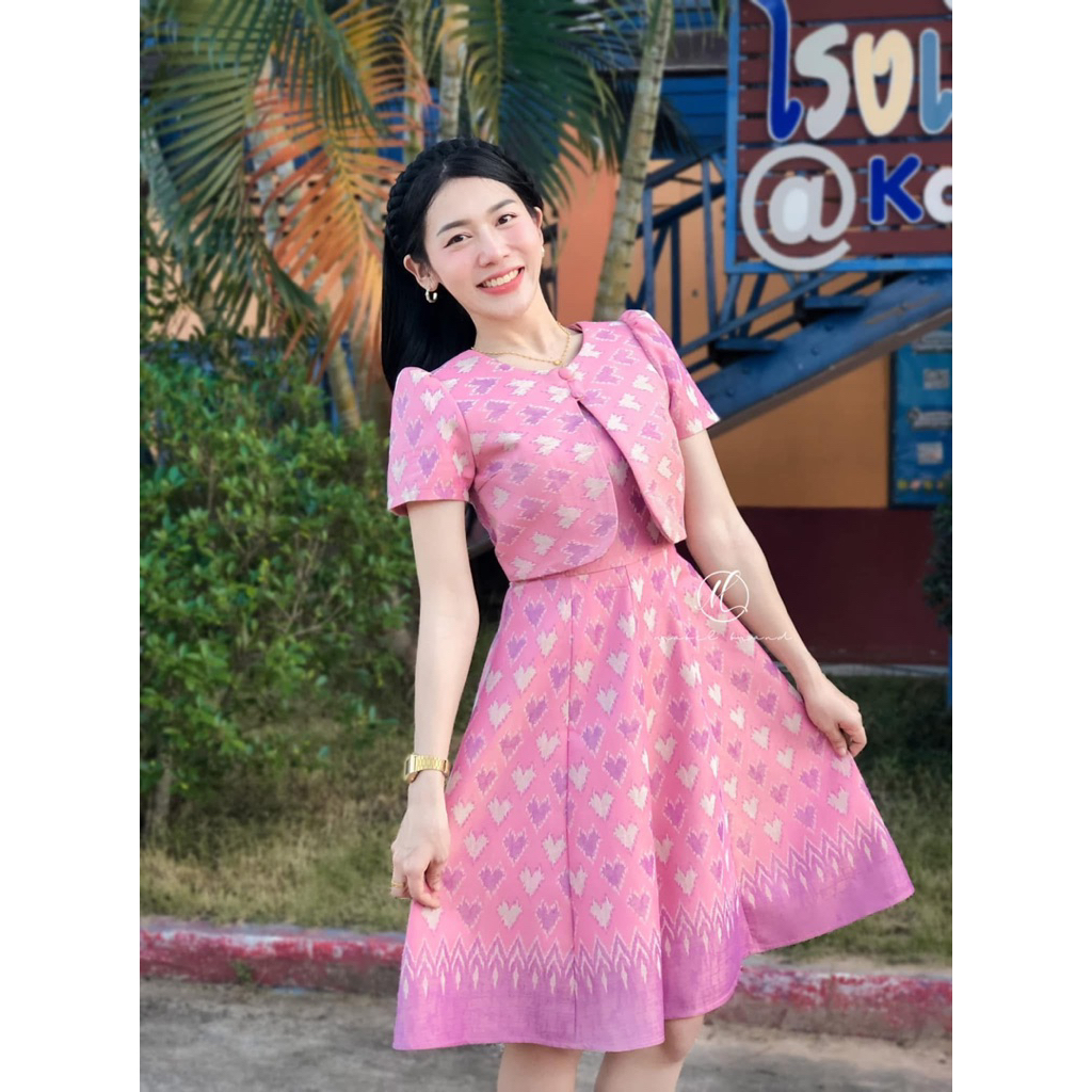 เดรสทำงาน ชุดผ้าไทย งานป้าย Mabel สีชมพู ลายหัวใจ งานตามหา น่ารักสุดๆ มีรอยขุยผ้าตามธรรมชาติของผ้าไท