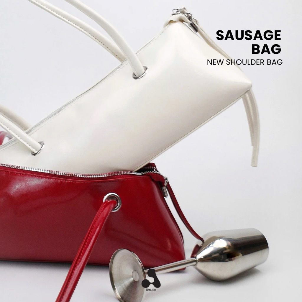 AMUSE BKK - SAUSAGE BAG กระเป๋าสะพายไหล่ แต่งอะไหล่เงิน