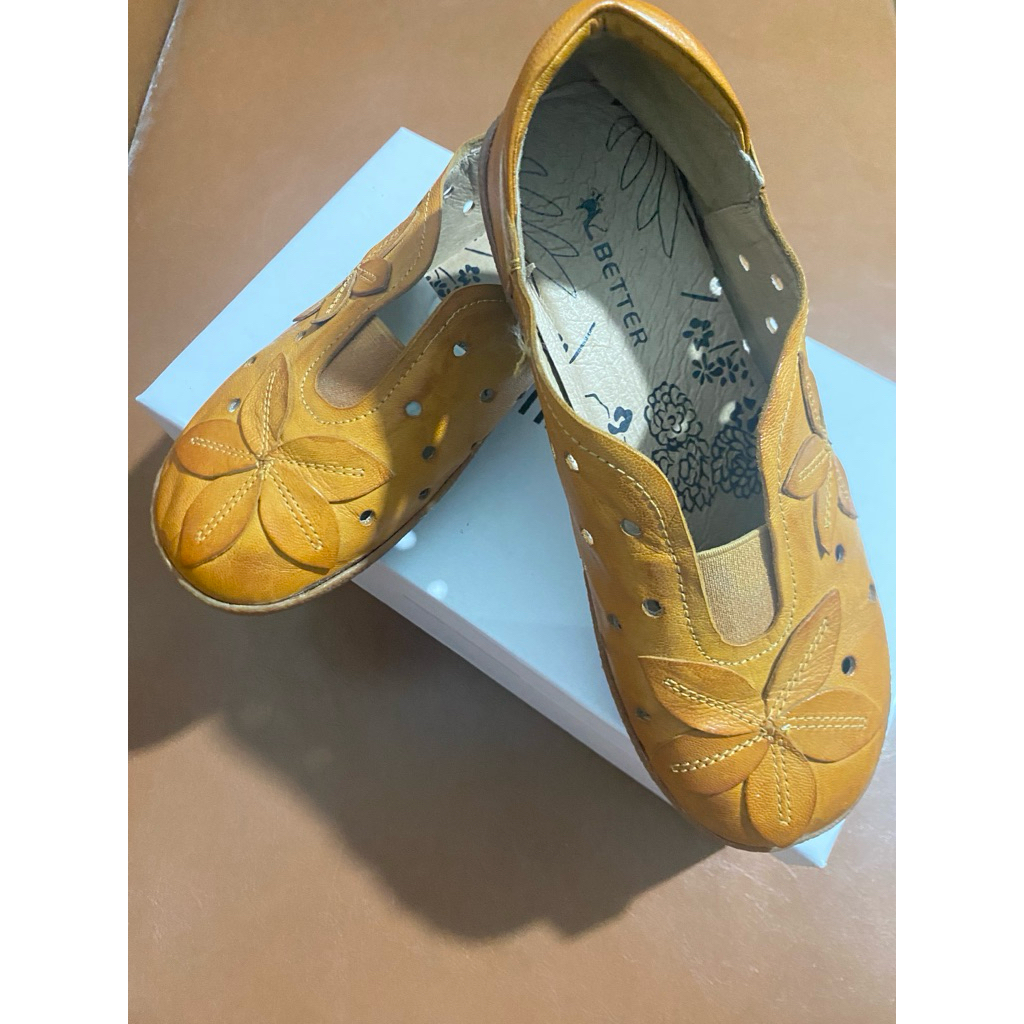 รองเท้าหนังBetter350บาทไซส์37-38(ยาว23-23.5และ24)