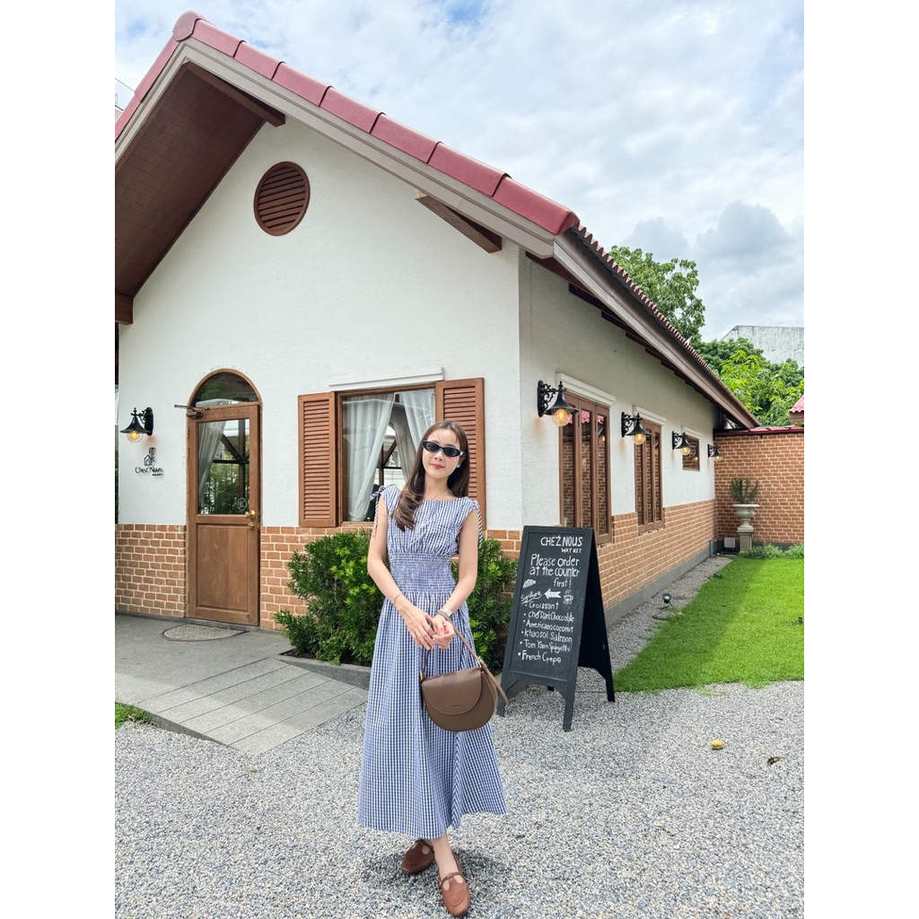 Chevaa dress   แมกซี่เดรสยาวเลยสก็อตฟ้า