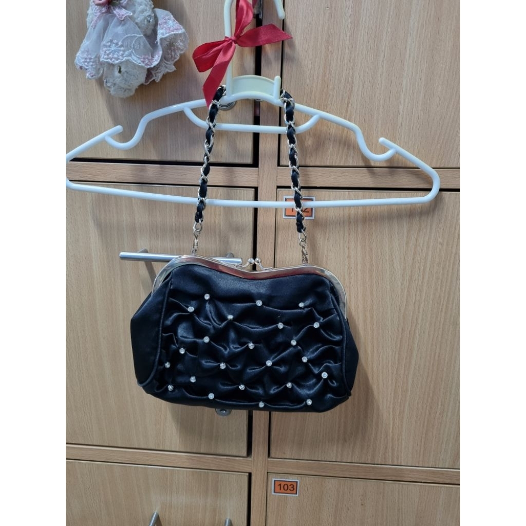 กระเป๋าป๊อกแป๊ก Cecil McBee สีดำแต่งเพชร (มือสอง)