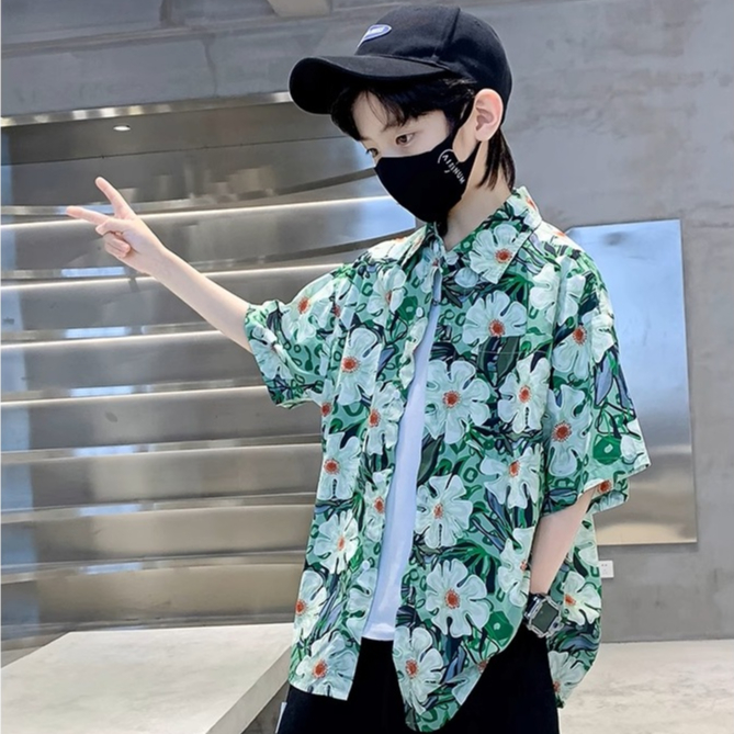 aililai1688 เสื้อเชิ้ตลายดอกไม้ ฮาวาย สำหรับเด็กผู้ชายมี2สีเขียว/น้ำเงินสีสดคมชัดโดดเด่นไม่เหมือนใคร