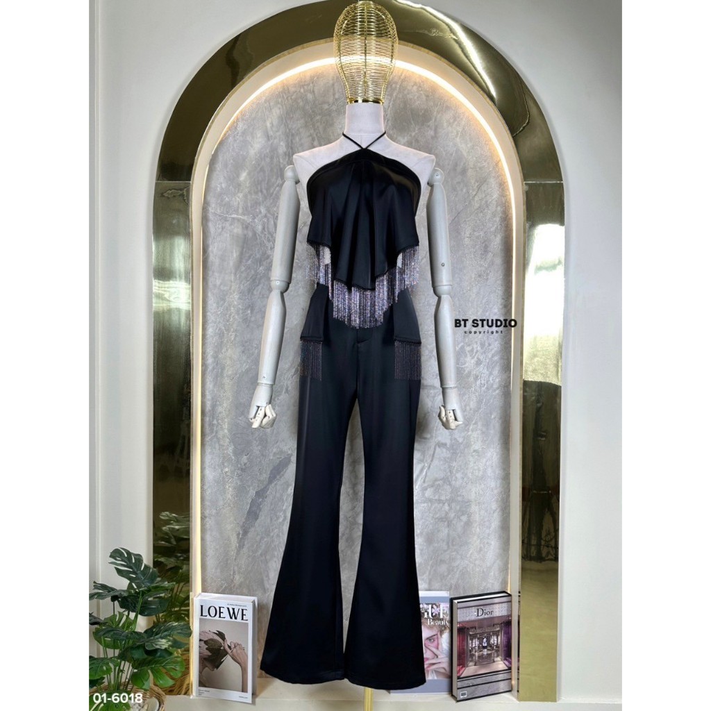 BT 01-6018  งานลดราคา เคลียร์สต็อก ราคาพิเศษเซท 2 ชิ้น เสื้อคล้องคอเว้าด้านหน้าแต่งจับจีบปลายชายแต่ง