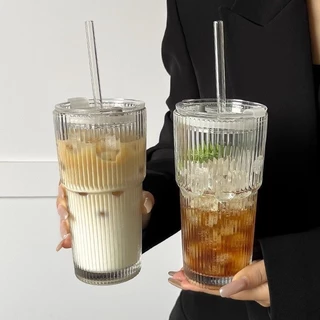 แก้วใส่เครื่องดื่ม 480ml มีหลอด+ฝาปิด แก้วใส ทรงสูง แก้วใส่กาแฟ น้ำผลไม้ แก้วใส่ชานมไข่มุข แก้วคาเฟ่ มินิมอล แก้วลายเส้น