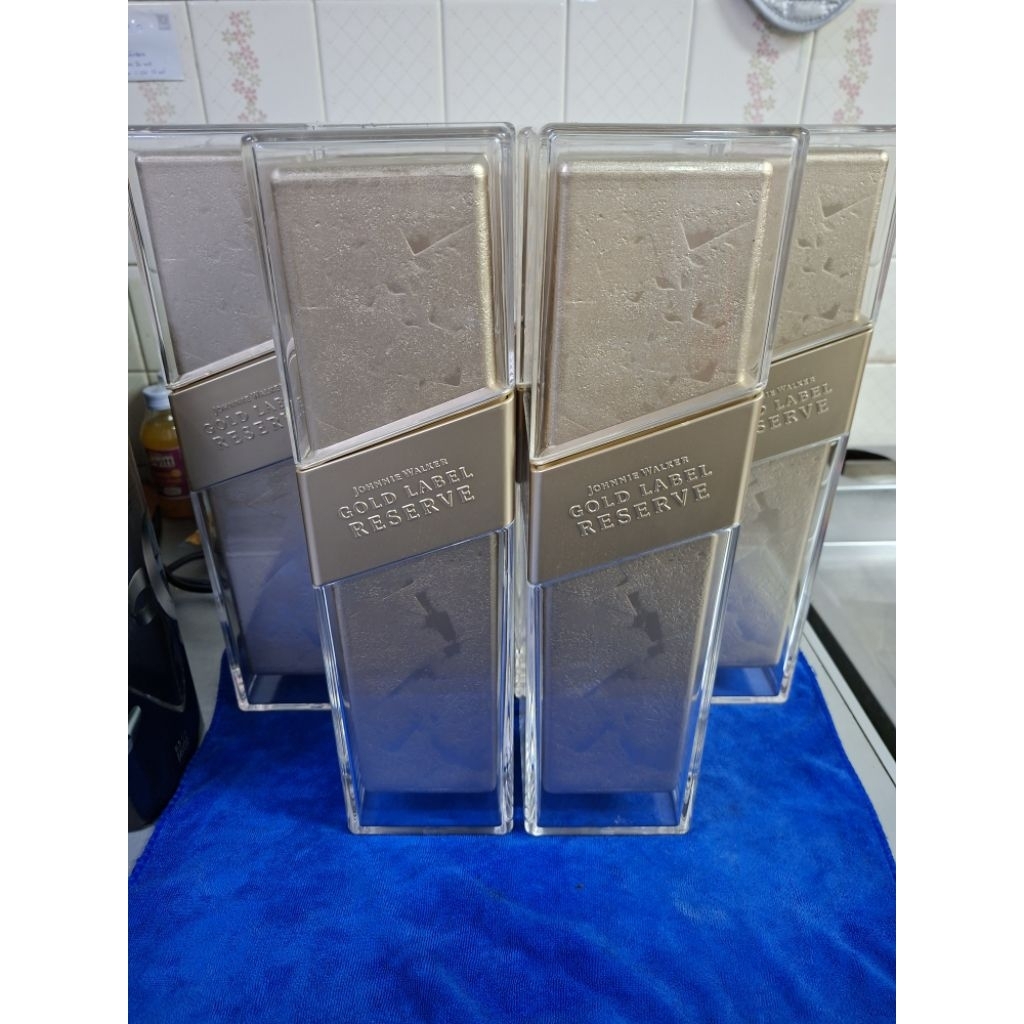 กล่องเหล้า Gold Label