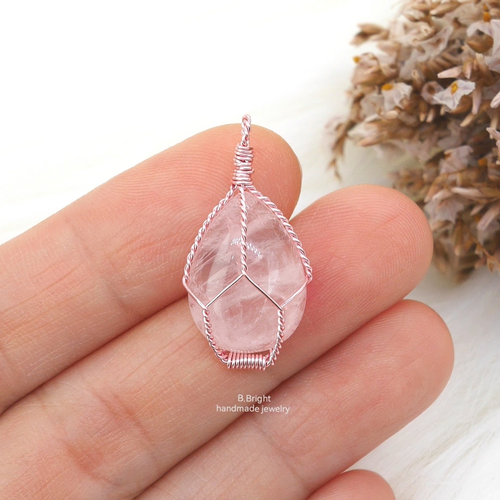จี้หินแท้ 100% โรสควอตซ์ Rose quartz ทรงหยดน้ำ งานพันลวดทำมือ - รูปที่ 4