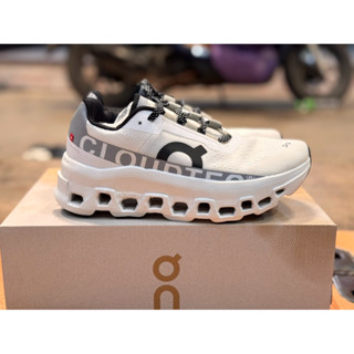 รองเท้าผ้าใบสวยเข้าใหม่อีกแล้วครับ พร้อมส่ง พร้อมกล่องครับ