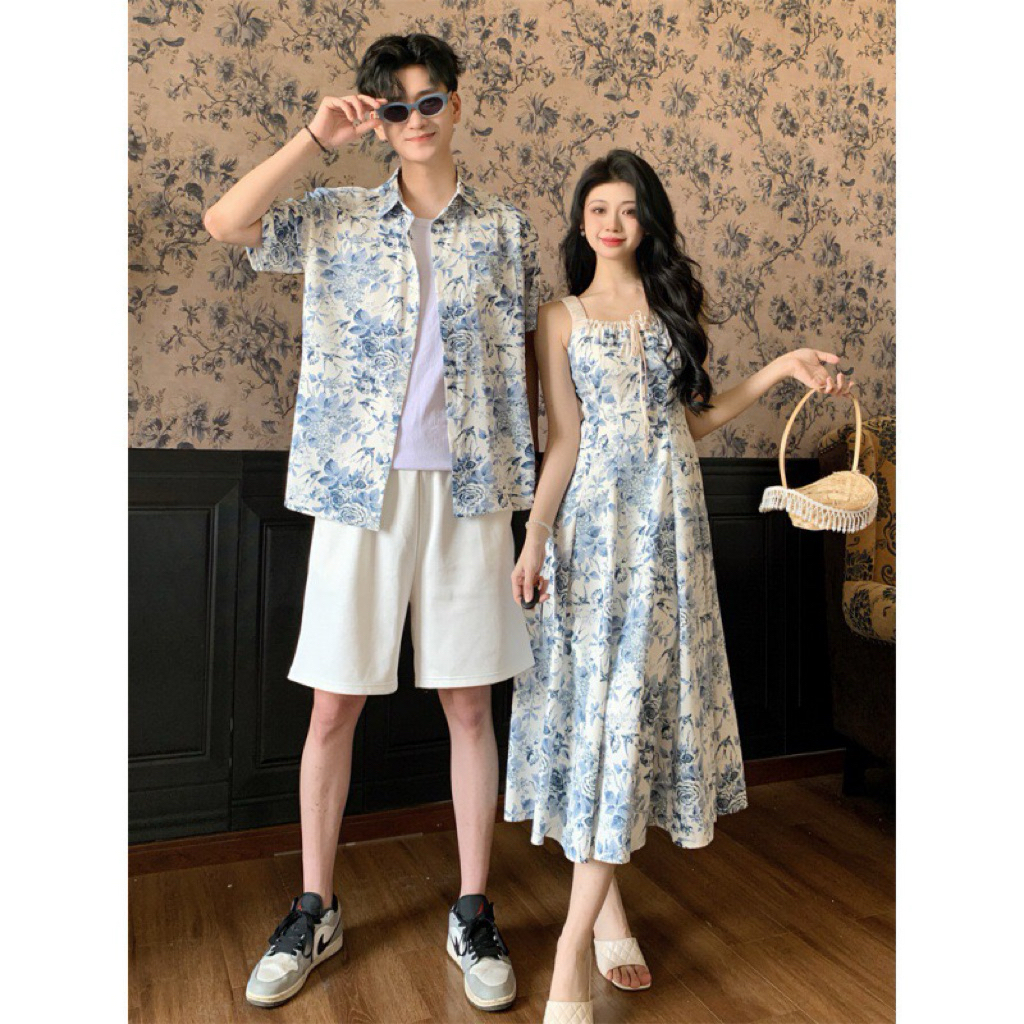 ร้านไทย ‍♀️ชุดคู่รัก  เสื้อผ้าคู่รักชายหญิงใส่คู่กับแฟน เสื้อเชิ้ตขาวฟ้า,ชุดเดรสยาวขาวฟ้าดอกไม้คลาสสิค