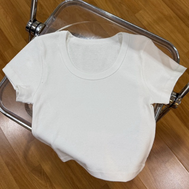 U Crop - เสื้อครอปคอยู ผ้าคอตตอน ครอปพอดีตัว (ครอปคอยู)