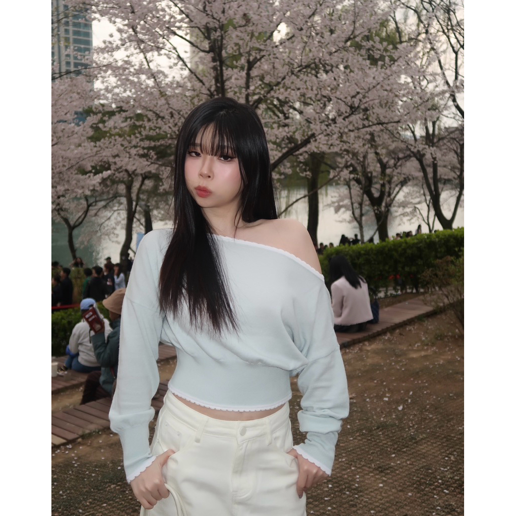 rollriroo เสื้อปาดไหล่ meltie off shoulder top
