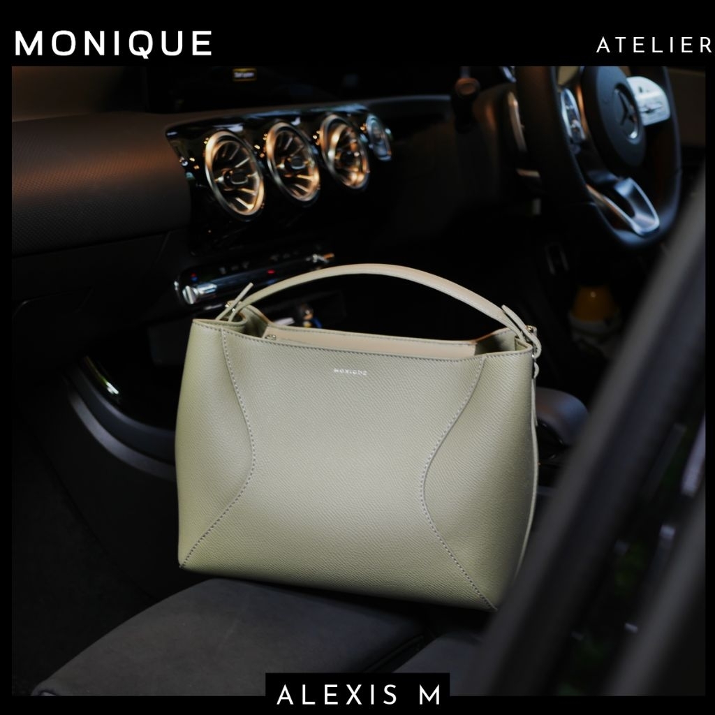 MONIQUE ATELIER - กระเป๋าถือ Alexis M Handbag