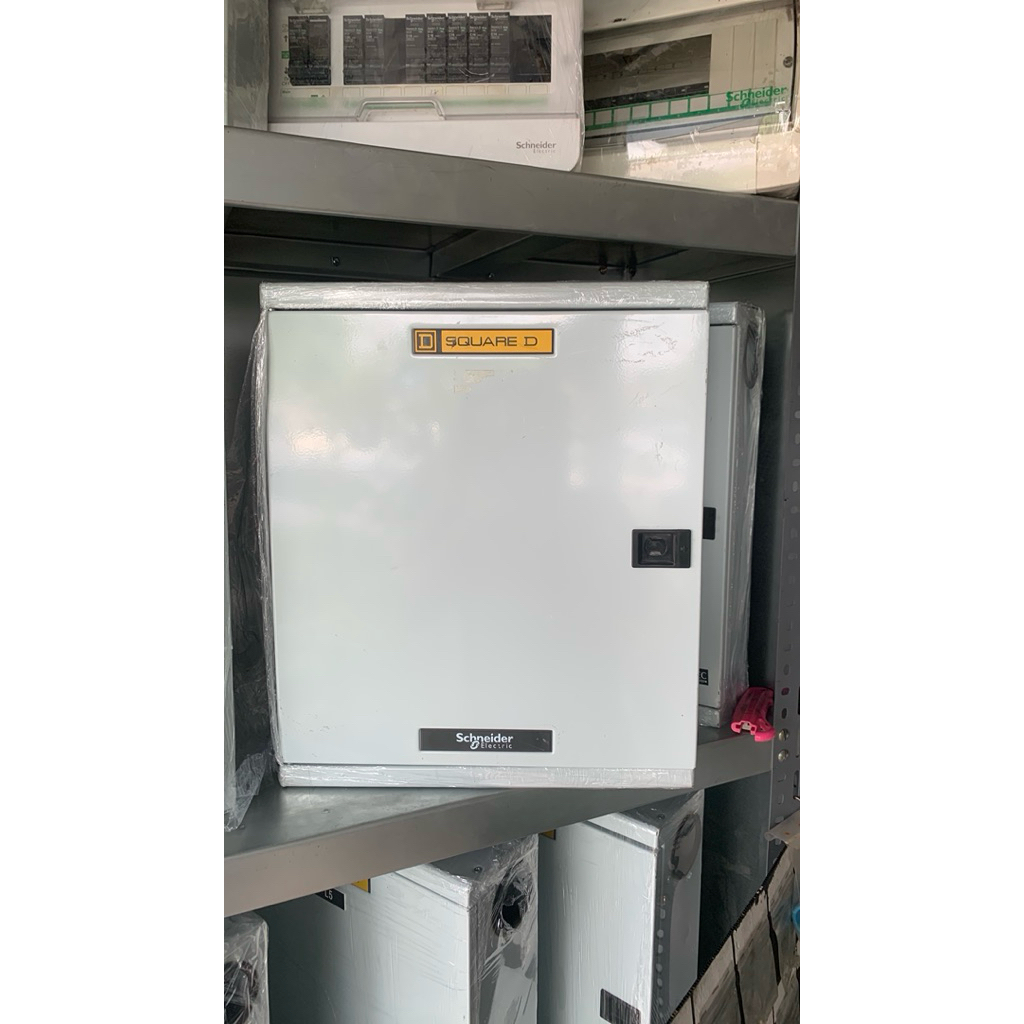 ตู้โหลดSchneider SQUARE D รุ่นQO3-100L12G/SN ตู้โหลดเซนเตอร์ ไฟ3 เฟต มีบาร์กาวด์ในตัว 18 ช่อง ตู้เปล