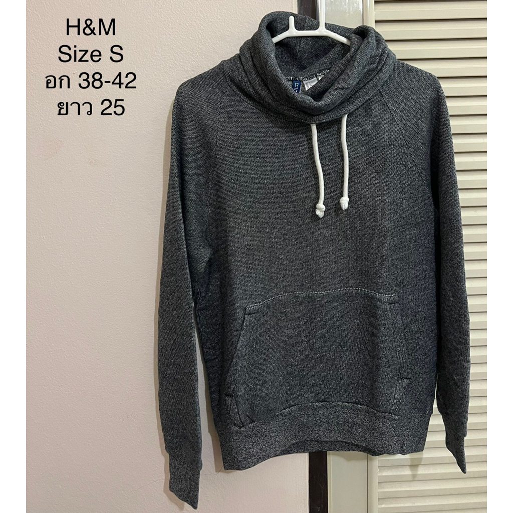 ส่งต่อ‼️เสื้อสเวตเตอร์ เสื้อกันหนาว H&M 😎สไตล์เรียบสวย ดีเทลพับคอเสื้อลงมาได้ (มือ2 สภาพดี ใหม่✨)~รา