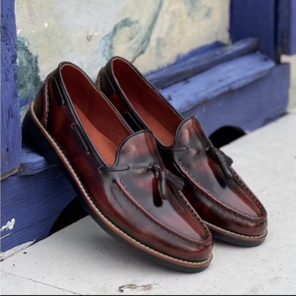 รองเท้าหนัง KUDOS KD-9516 สีน้ำตาลหนังวัวแท้ เป็นหนังขัดเงาแบบมีพู่ (ตำหนิ 2 จุด)
