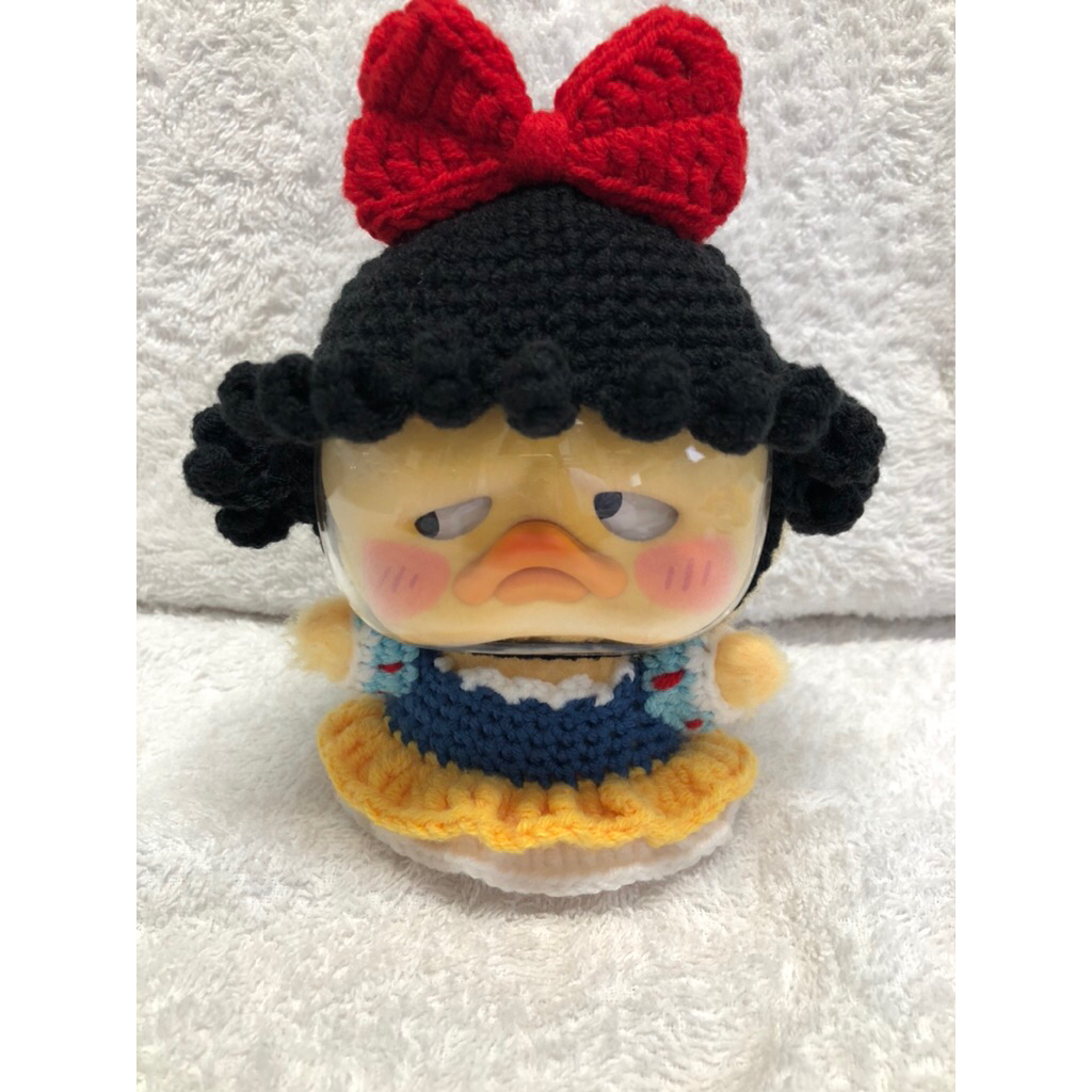 ชุดเป็ดหน้าบึ้ง Upset Duck v4 ชุดพวงเป็ด เสื้อผ้าตุ๊กตาถักไหมพรม Handmade สโนวไวท์