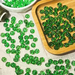 (ส่งจากไทย!!)ลูกปัดแก้วใบโคลเวอร์ 10 ชิ้น 10 มิล DIY
