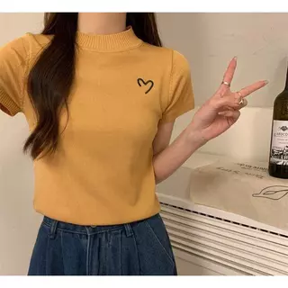 พร้อมส่งในไทย** เสื้อไหมพรมปักหัวใจด้านหน้า เสื้อยืดคอตั้งแขนสั้น สำหรับผู้หญิง Y205