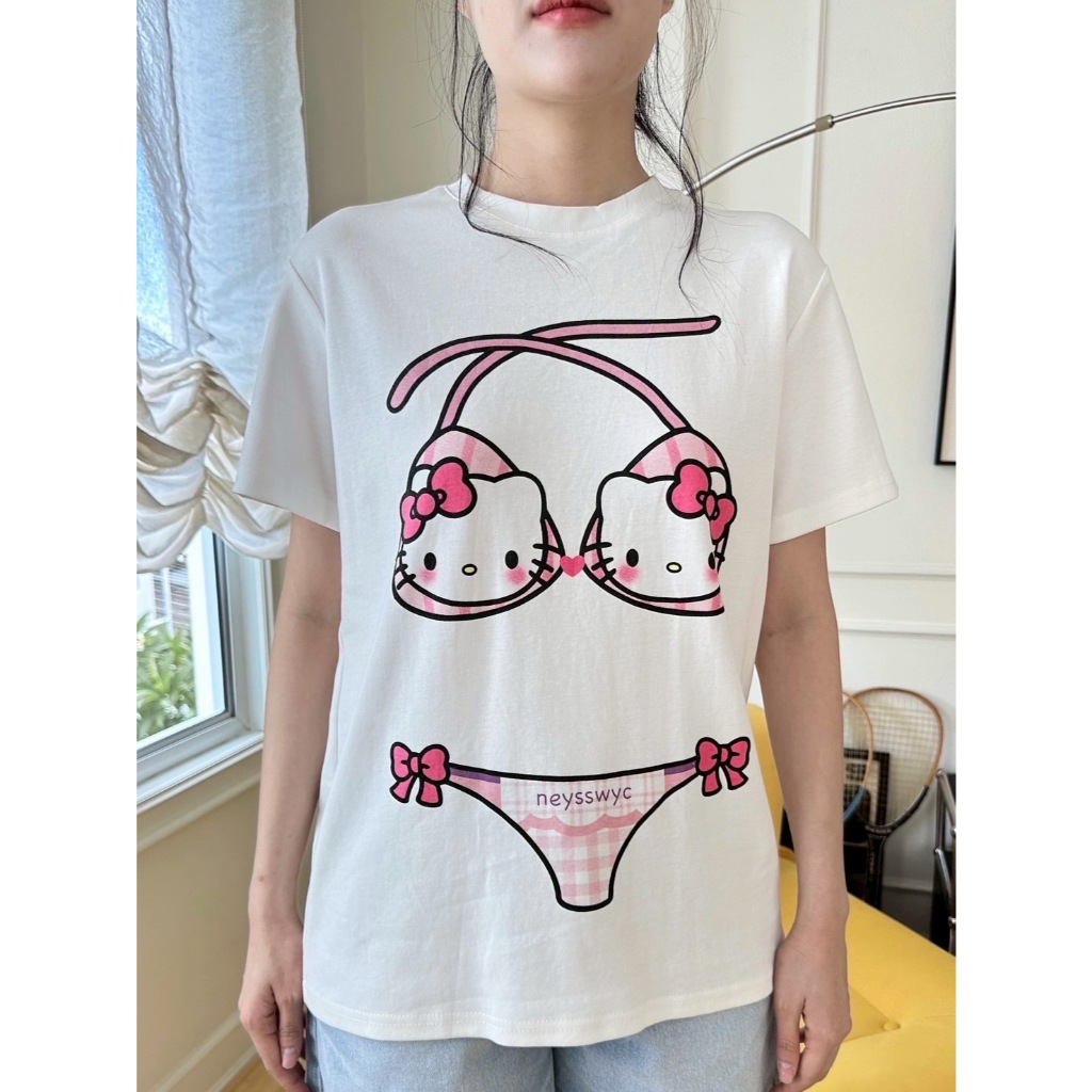🍊 VL “Hello kitty T-shirt“ เสื้อยืดคอกลมแขนสั้น ลายคิตตี้น่ารักมากกกก เนื้อผ้าดี น่ารักมาก งานสกรีนสีสวย คมชัด - รูปที่ 2