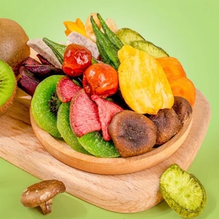 เซ็ท 2 แถม 1 ผักอบกรอบ ผักฟรีชดราย ทานเพลิน (1 ห่อ 250 กรัม)