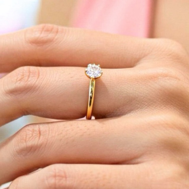 แหวนเพชรโมอีสซาไนท์ แหวนชูเพชรเม็ดเดี่ยว 0.5 กะรัต แหวนหมั้น แหวนแต่งงาน ตัวเรือนชุบทอง 18k - รูปที่ 2