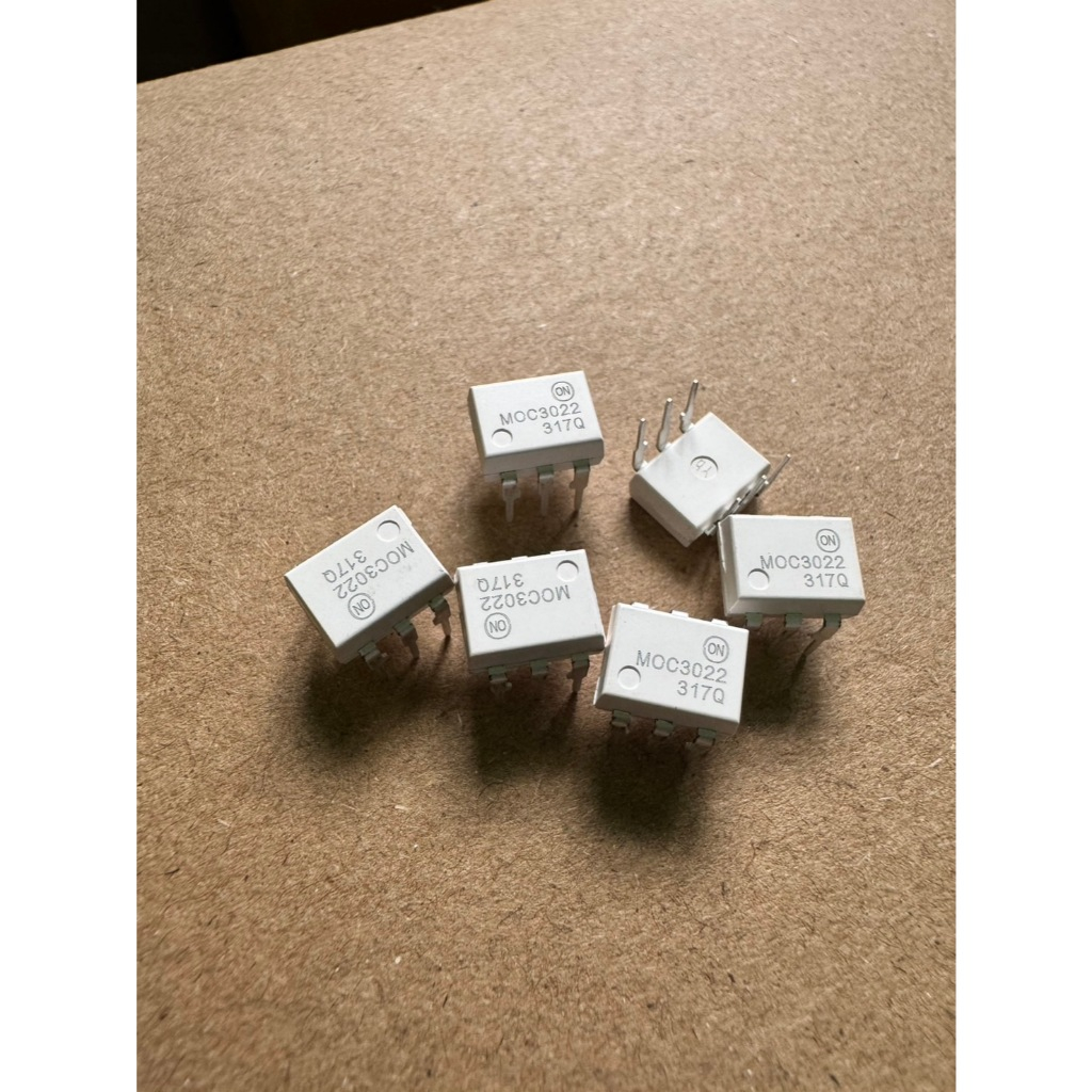 MOC3022  Triac & SCR Output Optocouplers Optocoupler TRIAC