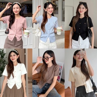 NICHARIS - เสื้อไหมพรมคอกลมถักลาย รุ่น Onnie Knit Top