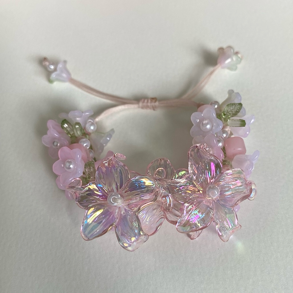 coocoabutter – กำไลเชือกเทียน โทนชมพูกลีบดอกไม้สวนดอกไม้หวานละมุน