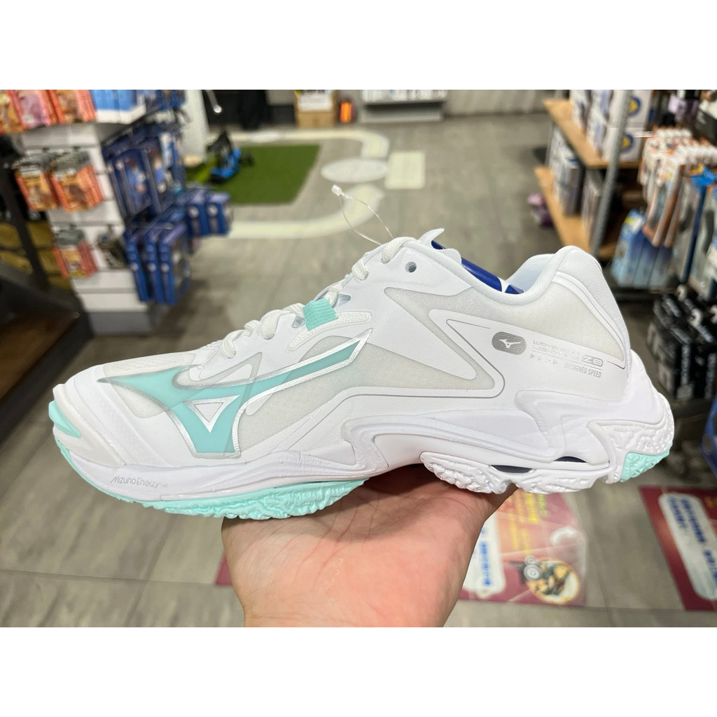รองเท้าวอลเลย์บอล MIZUNO WAVE LIGHTNING Z8