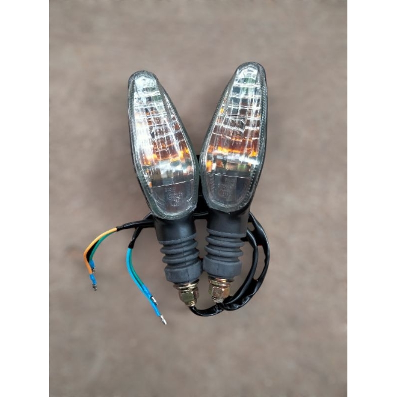 ไฟเลี้ยวหลัง ซ้าย-ขวา สำหรับใส่ LIFAN KP150 ( LF150-10B )