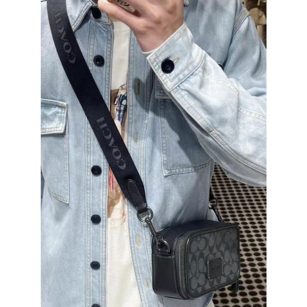 ของแท้💯%/Outlet 7.6-นิ้วกระเป๋าสะพายผู้ชายแฟชั่นคลาสสิกกระเป๋ากล้องซิปคู่ของขวัญผู้ชาย