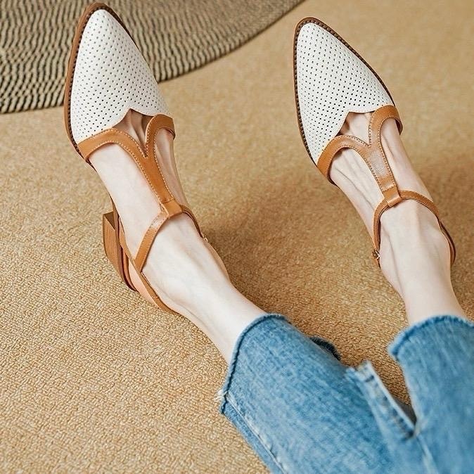 Shoes i Amm ส่งตรงจากนครนายก D10 งานใหม่ล่าสุด สไตล์รัดส้น ดีไซน์เก๋ สูง 1.5 นิ้ว  หนังสัมผัสนิ่ม ไม่บาดผิว  เพิ่มความดู