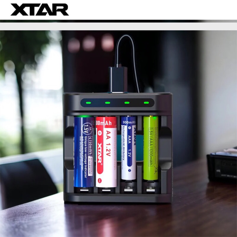 XTAR L4 1.5V&1.2V Battery Charger