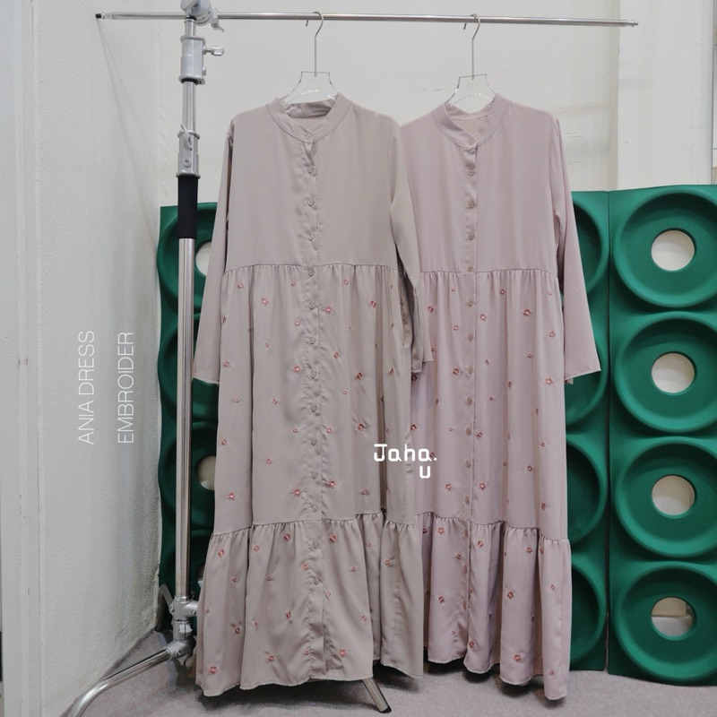 NEW : AINA DRESS เดรสมาใหม่ ผ้าโพลีเอสเตอร์ ดีไซน์กระดุมหน้า ปักดอก