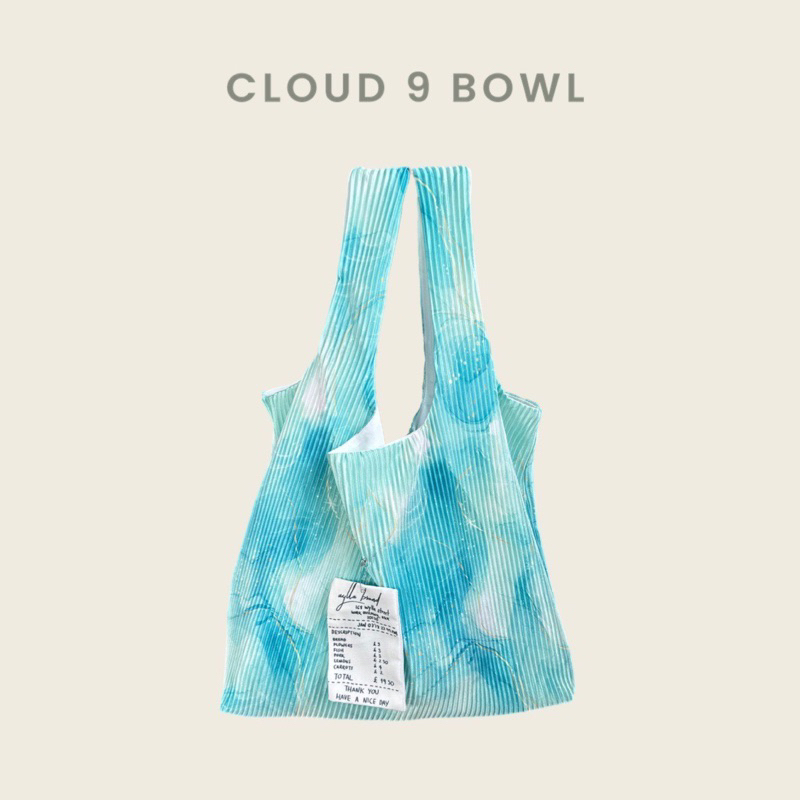 Wyllabrand กระเป๋าผ้าพลีท Cloud 9 Bowl