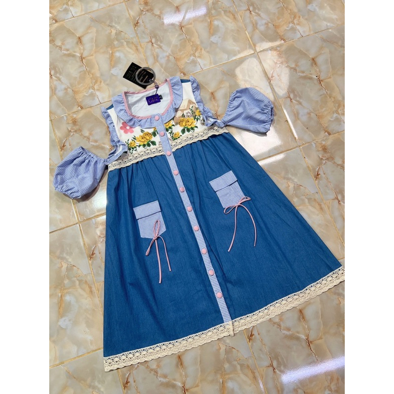 ( ชอบอกพอดีตัวลด1ไซส์ 3x,4xl) เดรสยีนส์ เว้าไหล้ ทรงปล่อย งานป้าย chalita